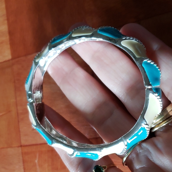 Blue/Cream Hinged Bracelet - Picture 7 of 8